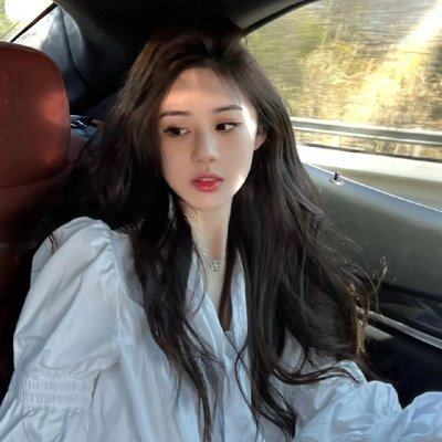 黑夜中的玻璃人偶